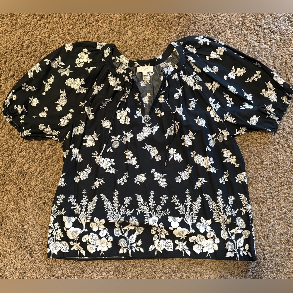 LOFT Black and White Puff Sleeve Blouse